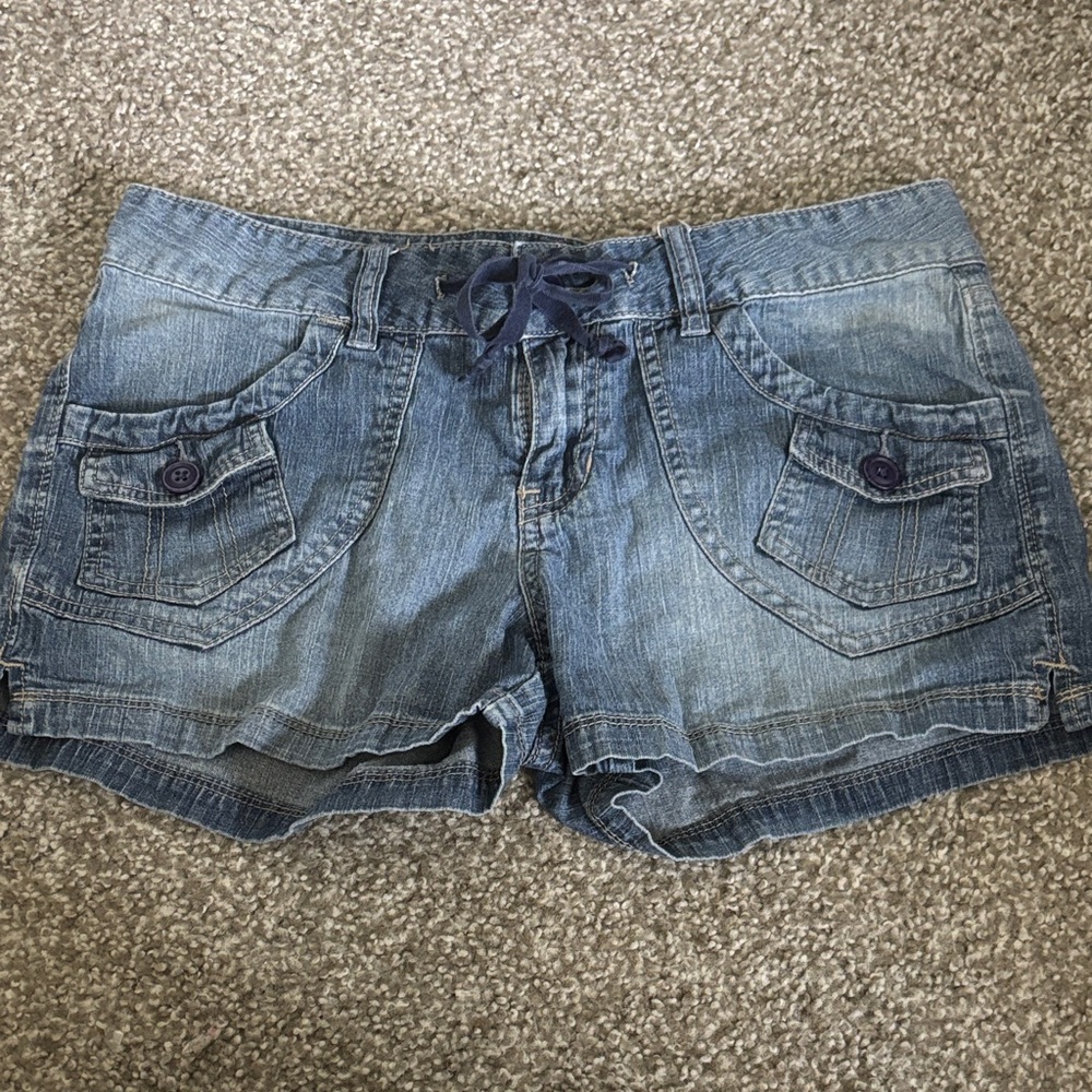 Vintage 2000s Denim Shorts with Button front & back pockets